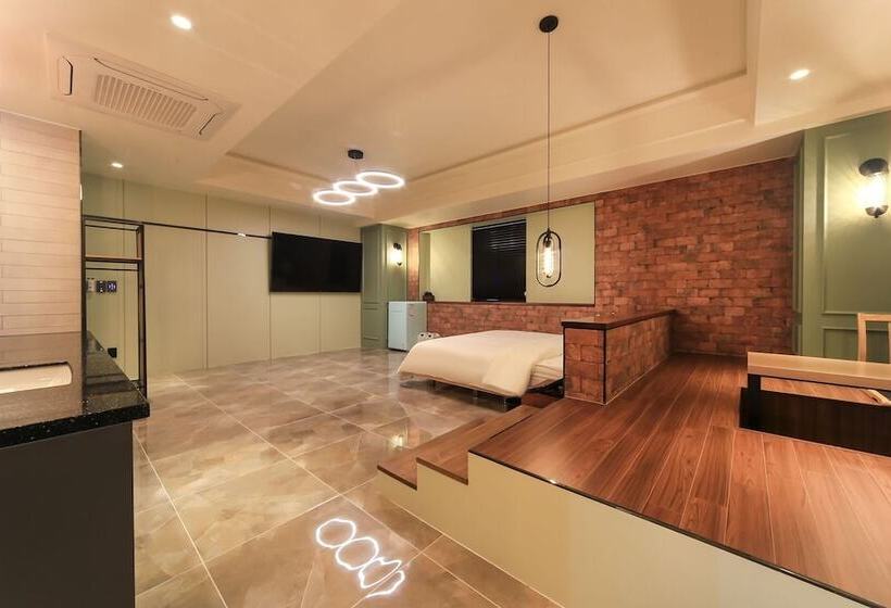 בית מלון כפרי Ulsan Jinjangdong Samsungjang