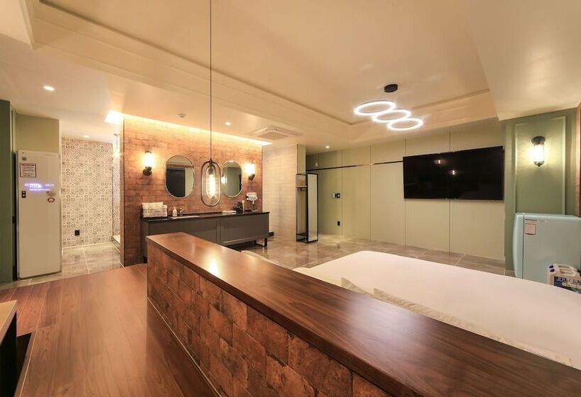 בית מלון כפרי Ulsan Jinjangdong Samsungjang