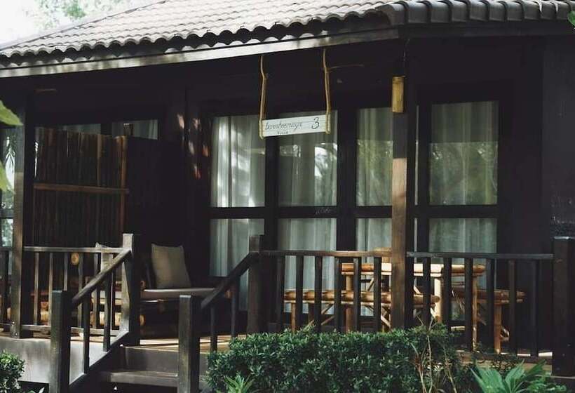 בית מלון כפרי Bambooraya Villa