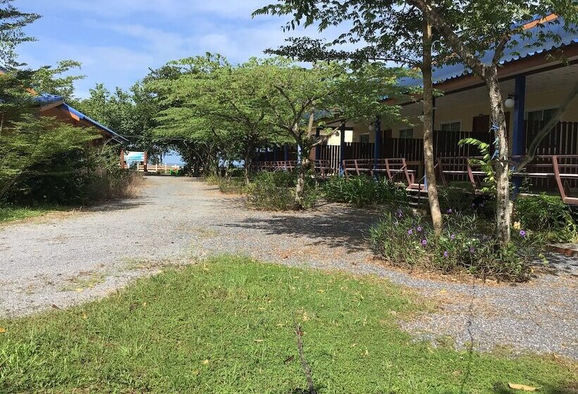 هتل Ban Chomlay Resort Satun