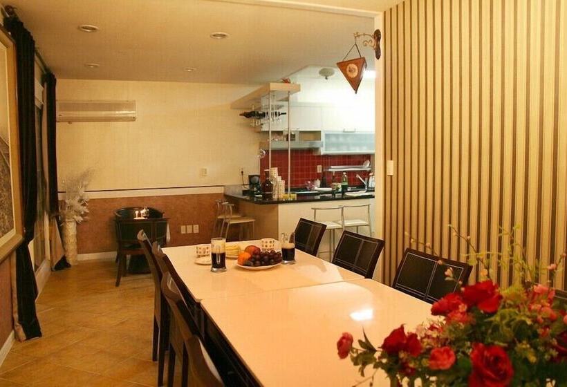 酒店 Dvor Pension