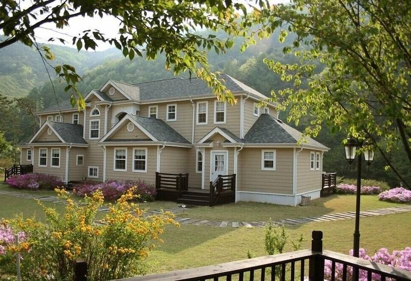 בית מלון כפרי Dvor Pension