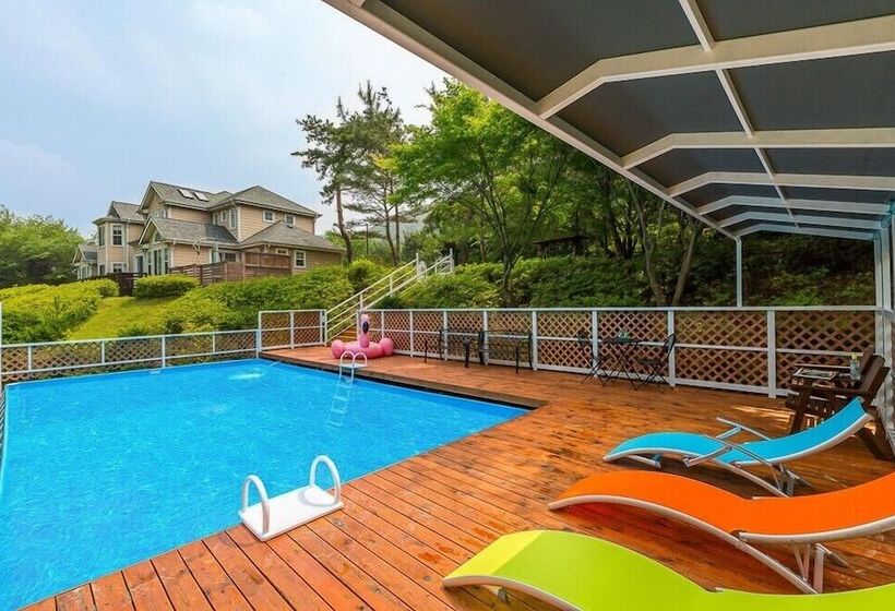 בית מלון כפרי Dvor Pension