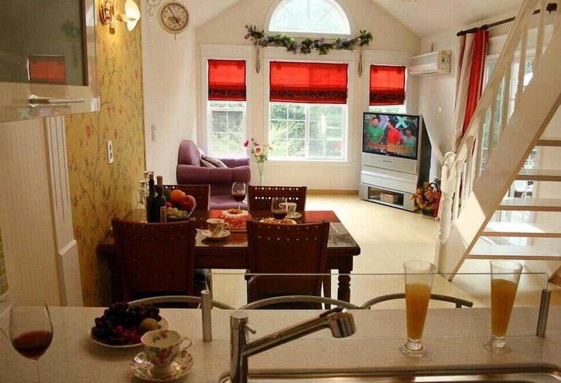 בית מלון כפרי Dvor Pension