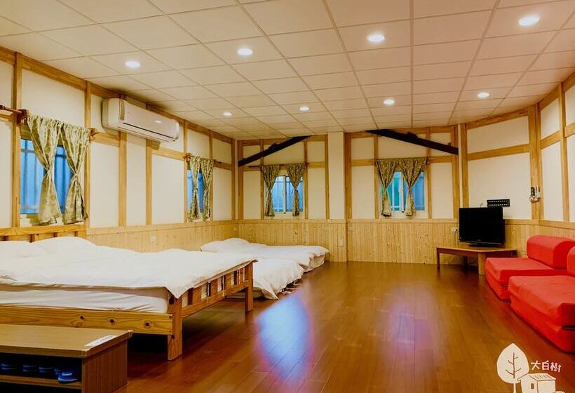 هتل 嘉義竹崎白樹腳驛棧萬坪生態包棟烤肉親子民宿