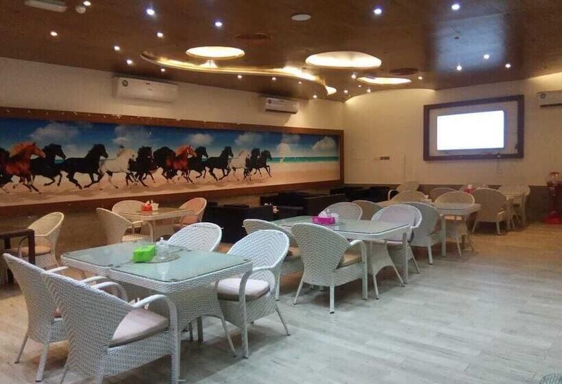 호텔 Corniche Palace