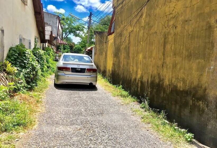 Отель Srithong Guesthouse