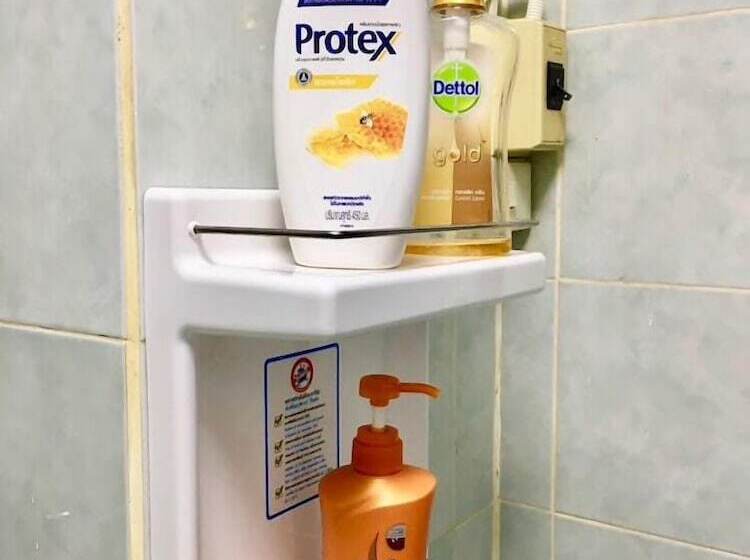 Отель Srithong Guesthouse