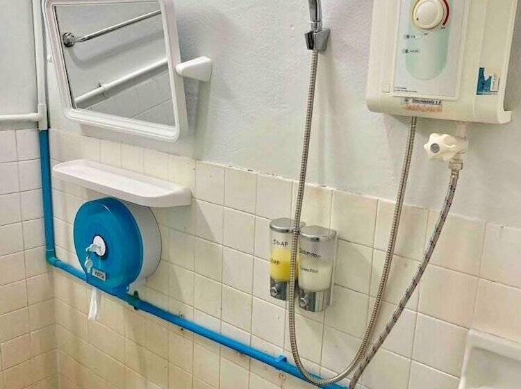 Отель Srithong Guesthouse