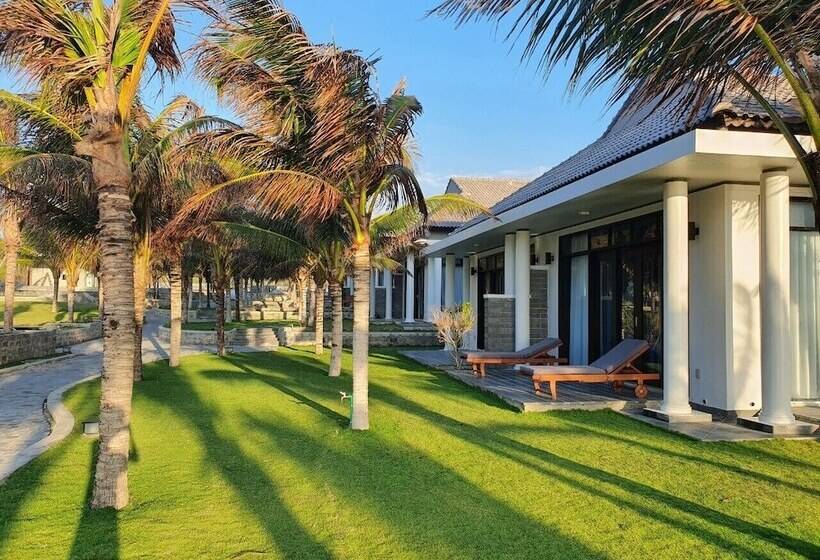 هتل Starlight Villa Beach Resort & Spa