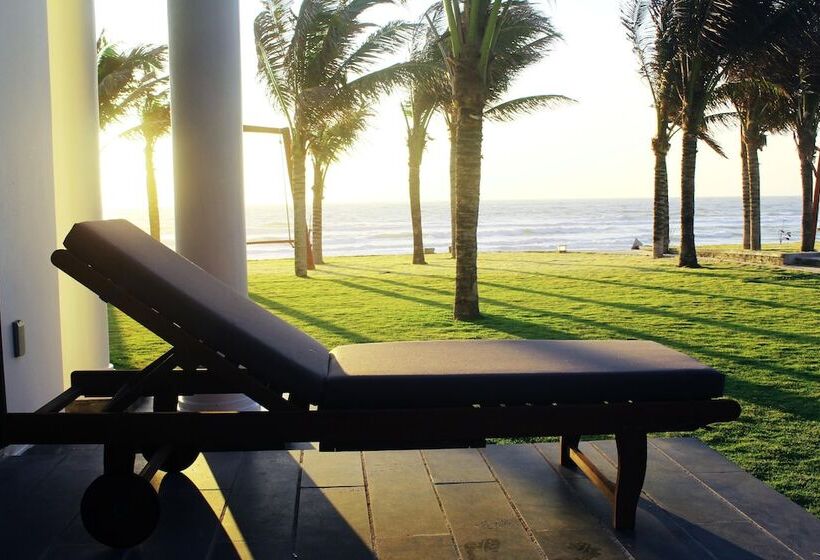 هتل Starlight Villa Beach Resort & Spa