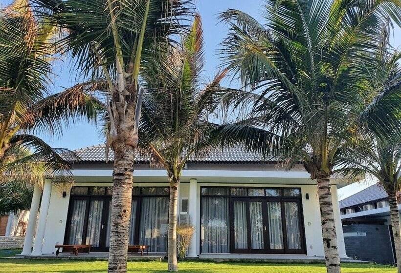 هتل Starlight Villa Beach Resort & Spa