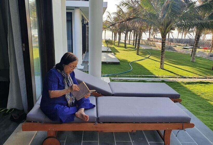 هتل Starlight Villa Beach Resort & Spa