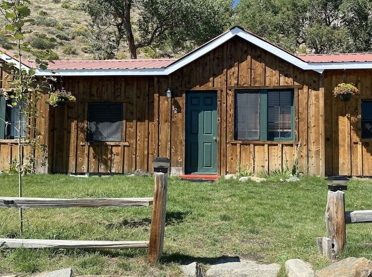 호텔 Tioga Lodge At Mono Lake