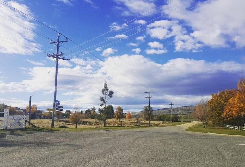 هتل Tussock Lodge Waipiata