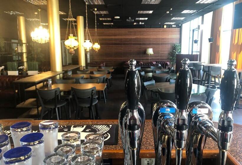 Отель West Side