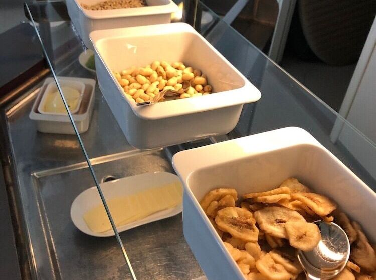 Отель West Side