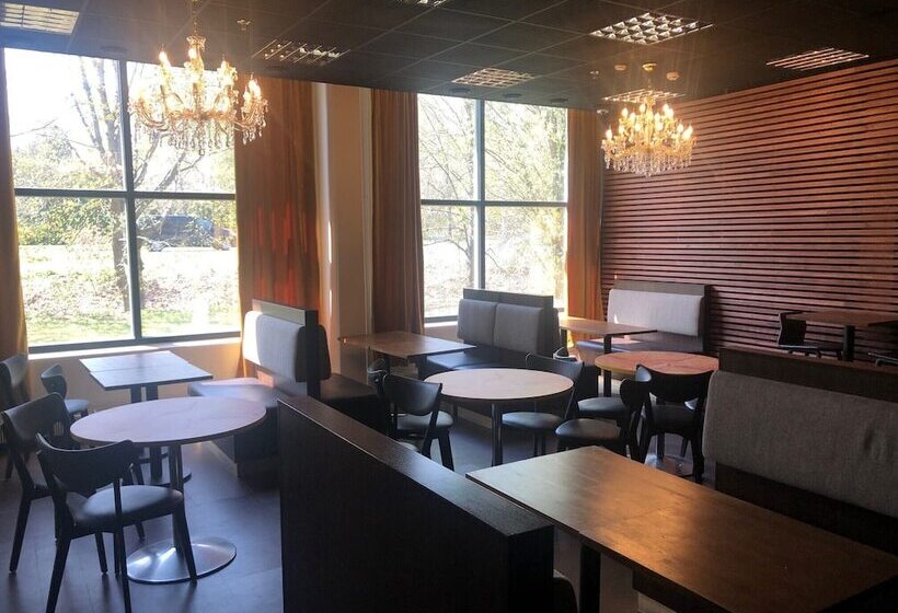 Отель West Side