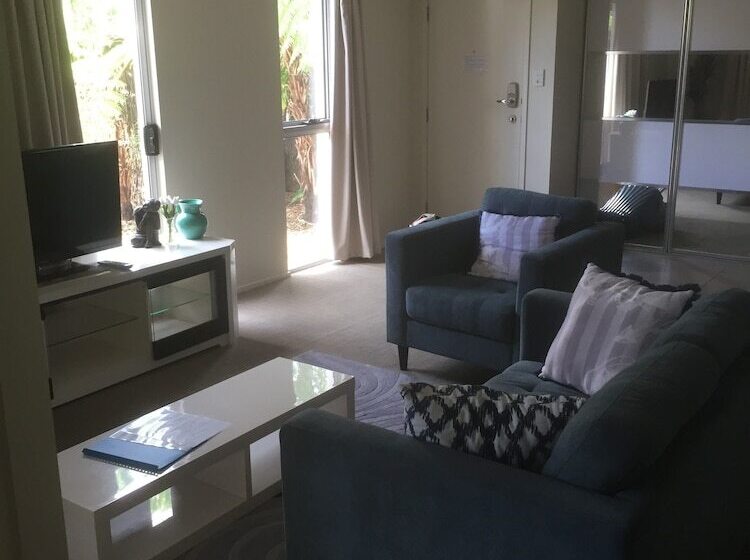 Airlie Central Apartments