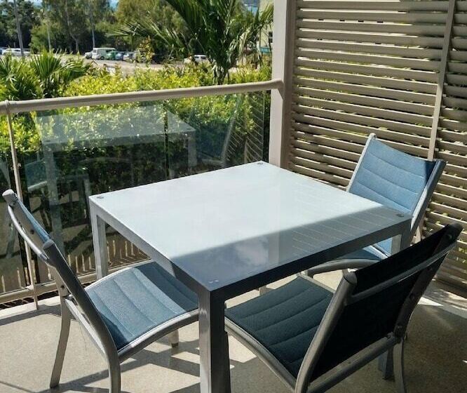 Airlie Central Apartments