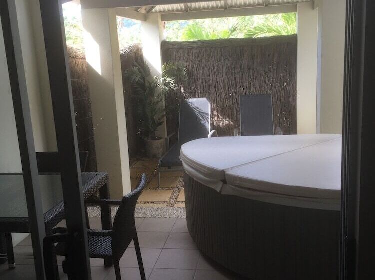 Airlie Central Apartments