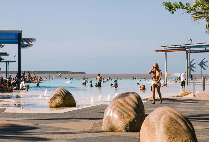 فندق صغير Global Backpackers Cairns