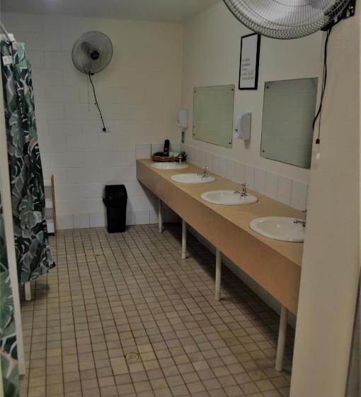 הוסטל Youth Shack Backpackers Darwin