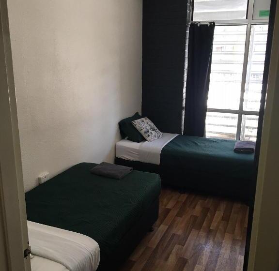 הוסטל Youth Shack Backpackers Darwin