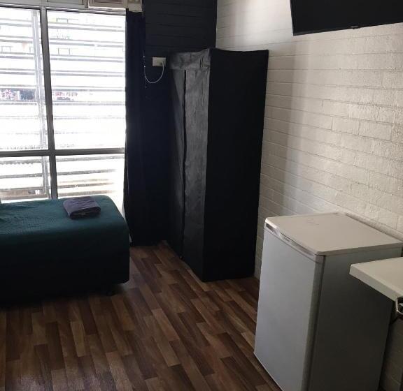 فندق صغير Youth Shack Backpackers Darwin