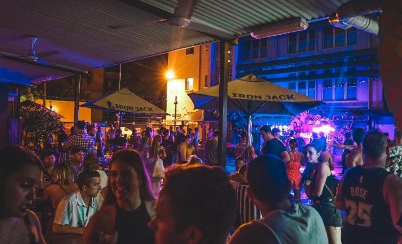 הוסטל Youth Shack Backpackers Darwin