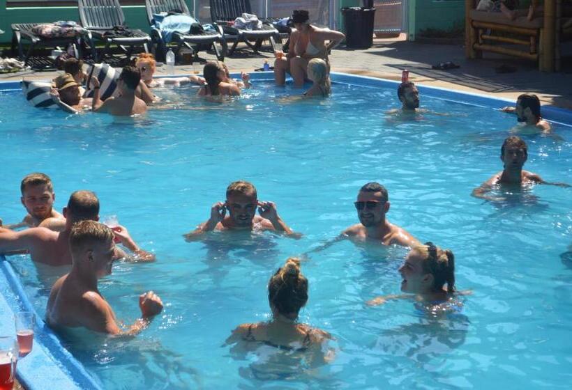 فندق صغير Youth Shack Backpackers Darwin