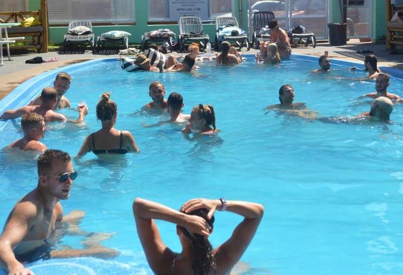 הוסטל Youth Shack Backpackers Darwin