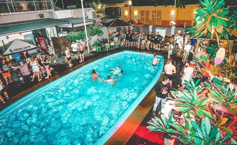 הוסטל Youth Shack Backpackers Darwin