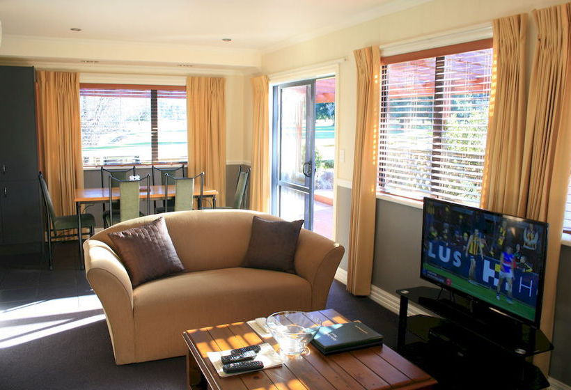 Alpine Springs Motel