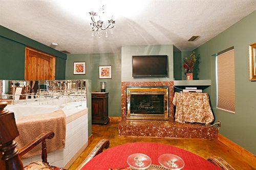 צימר Lil Black Bear Inn