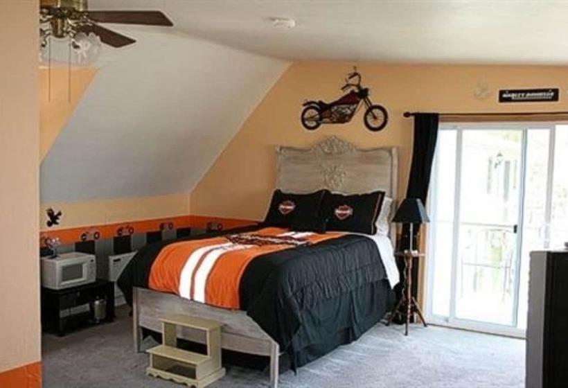 At The Waters Edge Bed & Breakfast