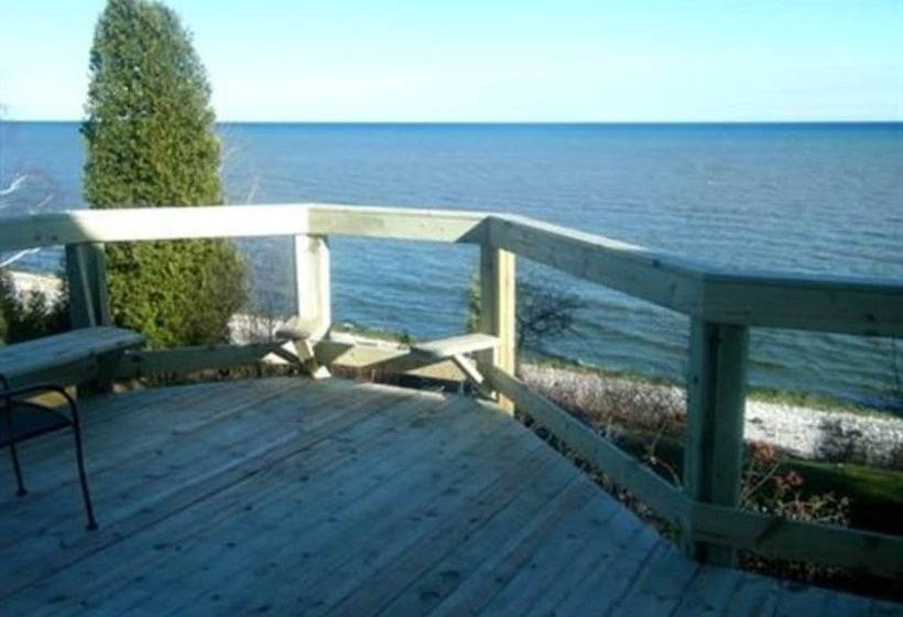 At The Waters Edge Bed & Breakfast