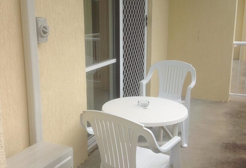 Bayshores Holiday Apartments