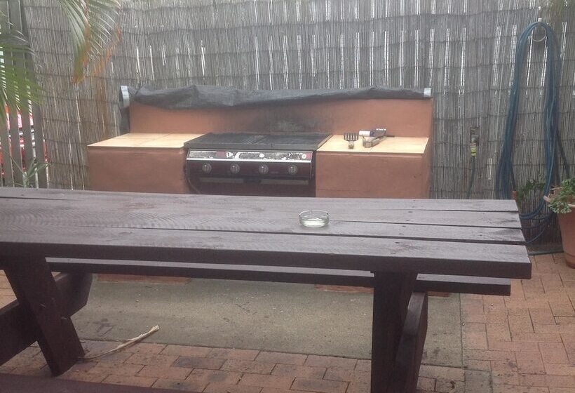 Bayshores Holiday Apartments