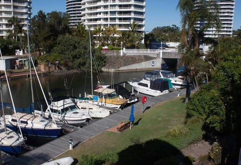 Bayview Bay Apartments & Marina