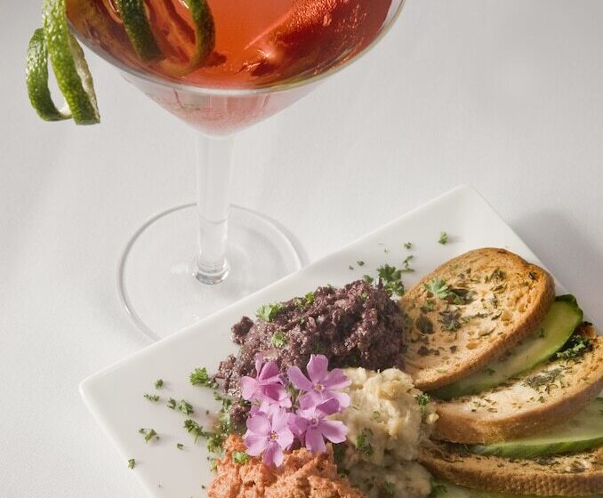 Bed and Breakfast 1906 Pine Crest Inn