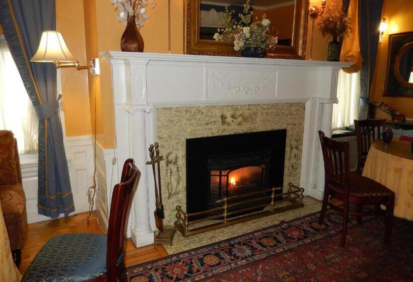 تختخواب و صبحانه A Cambridge House Inn