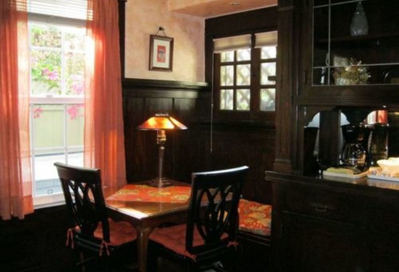 مبيت وإفطار A White Jasmine Inn