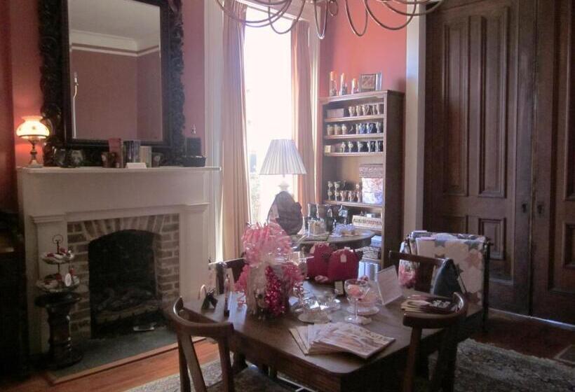 Bed and Breakfast Baer House Inn