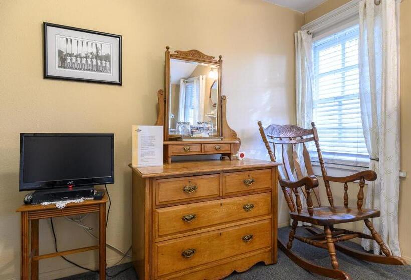 مبيت وإفطار Beachrunners Inn