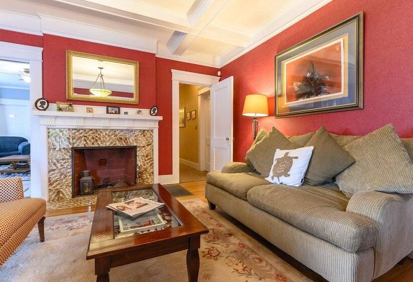 مبيت وإفطار Beachrunners Inn