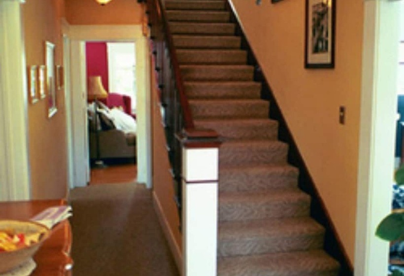 مبيت وإفطار Beachrunners Inn