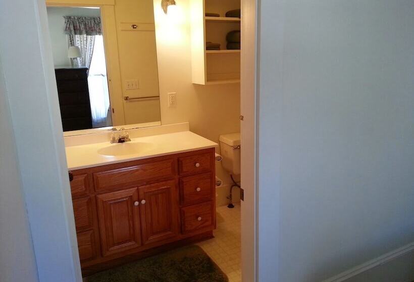 민박 Chetwynd House Inn