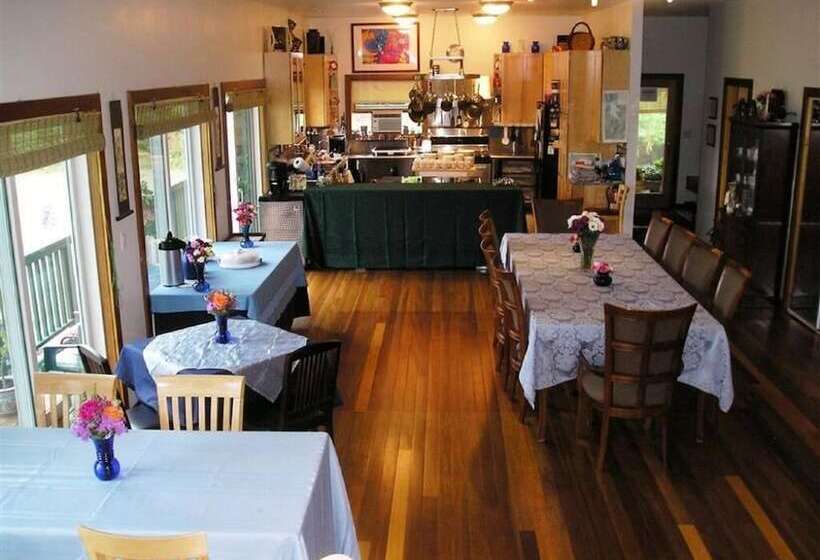 민박 Coppertoppe Inn & Retreat Center