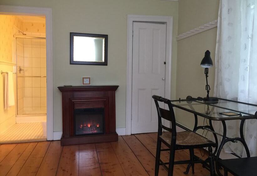 مبيت وإفطار Eddington House Inn